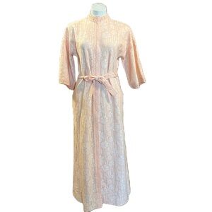 Hanro of Switzerland Soft Pink Knit Floral and Embroidered Detail Robe